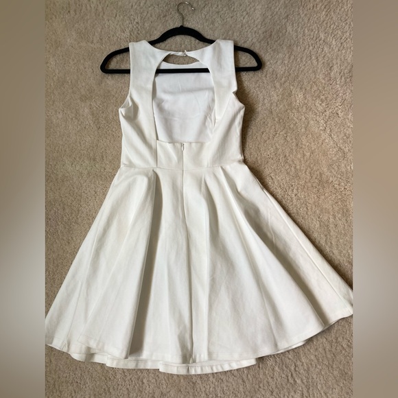 Lulus off white small dress. NWOT. Perfect for summer! - Picture 2 of 6